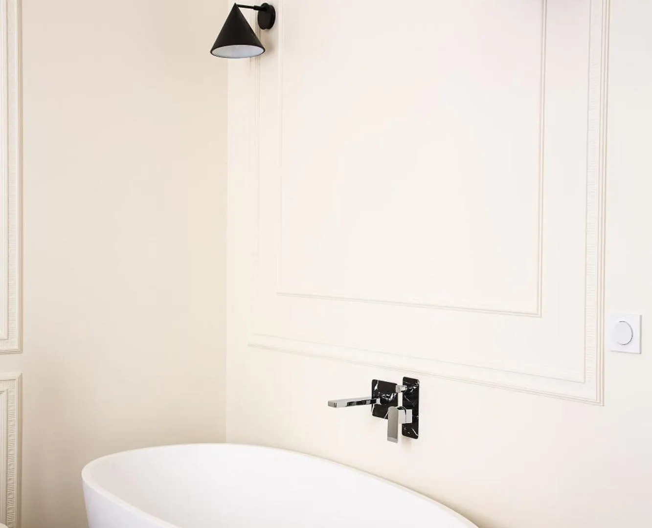 The Classy Parisian Apartment