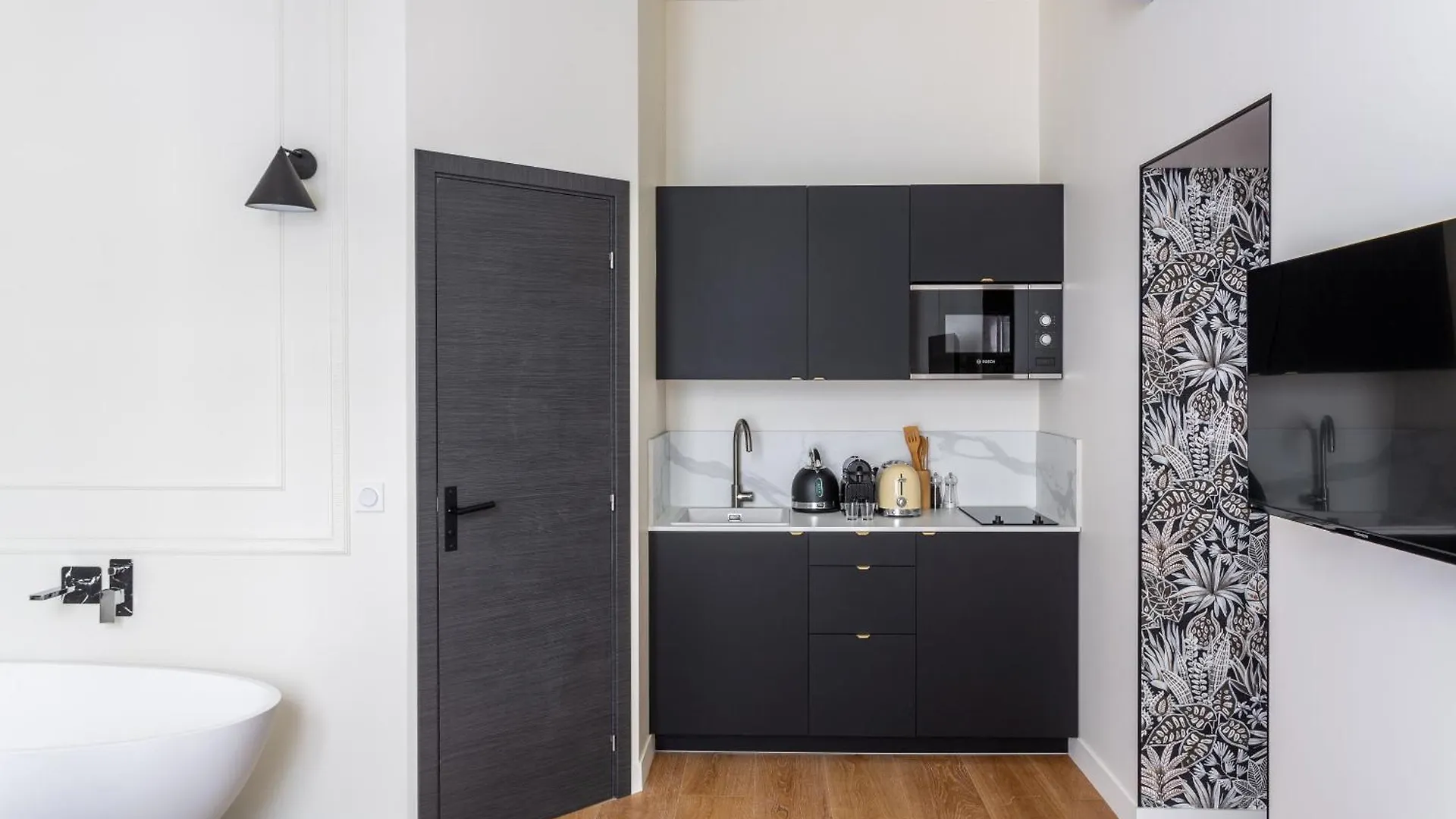 The Classy Parisian Apartment